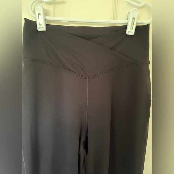 Halara Crossover Flared Leggings - Picture 3 of 4